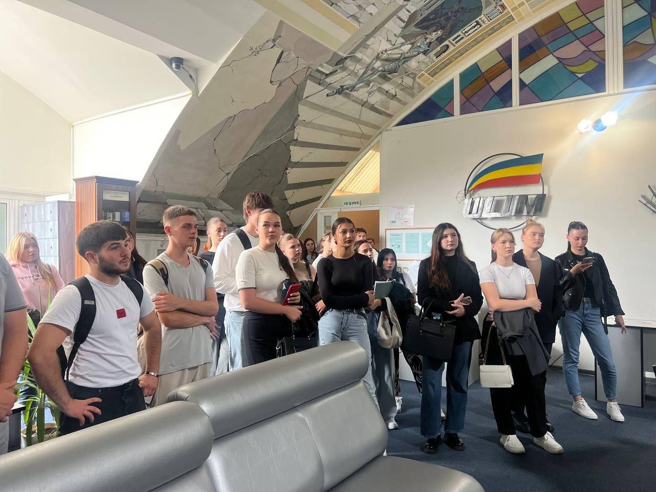 Excursii informative în cadrul programului «Grija pentru noii utilizatori» pentru Facultatea Drept